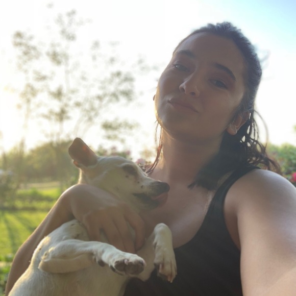 Meet your Posher, Olivia - Picture 2 of 2